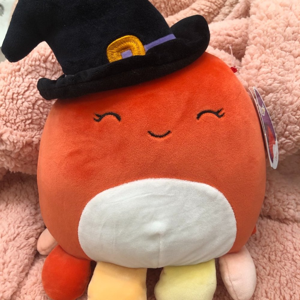 8 inch Detra squishmallow Halloween exclusive BNWT